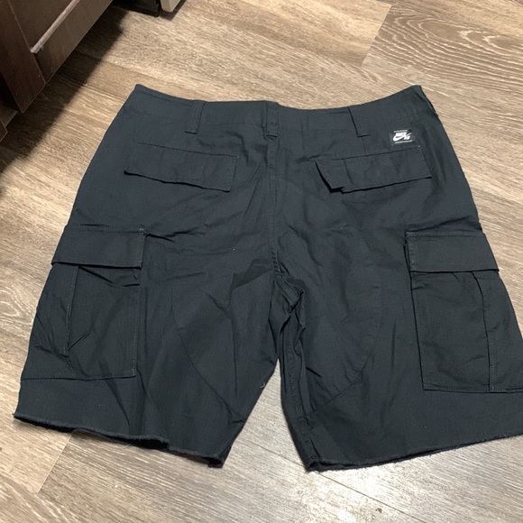 New Nike SB shorts - Picture 4 of 6